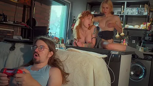 My Friend Is A Trans And Fuck My Anal , And My Geek Stepbro Doesnt Know About It ! - Laruna Mave
